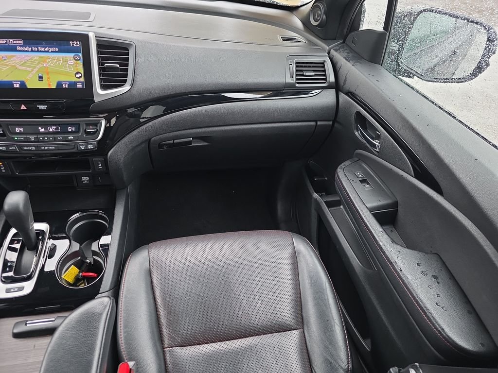 Used 2017 Crystal Black Pearl Honda Black Edition image 17