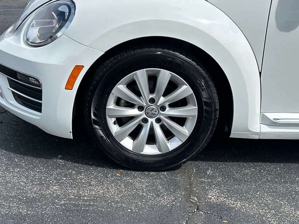 2019 Volkswagen Beetle S - Photo 12