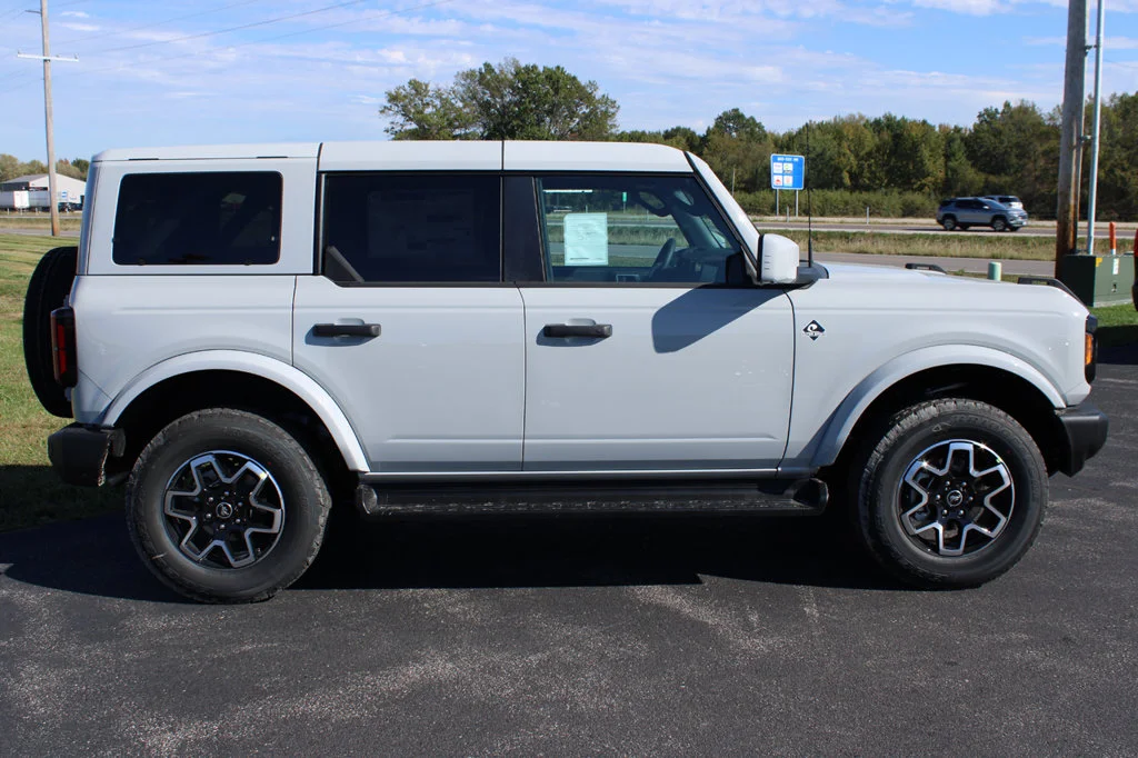 New 2026 Avalanche Gray Ford Outer Banks® image 19