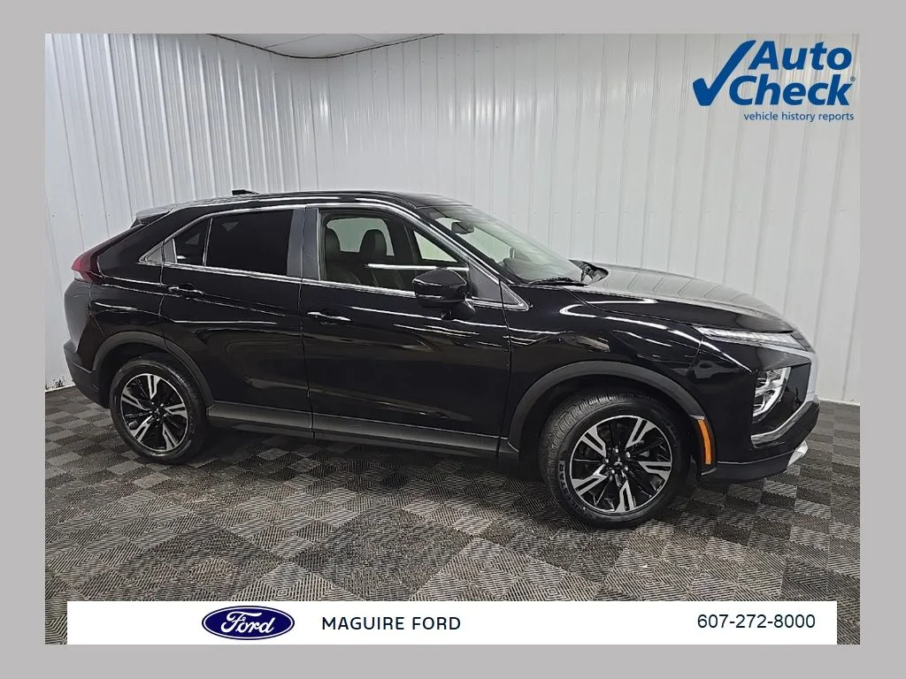 Used 2025 Black Mitsubishi SE image 1