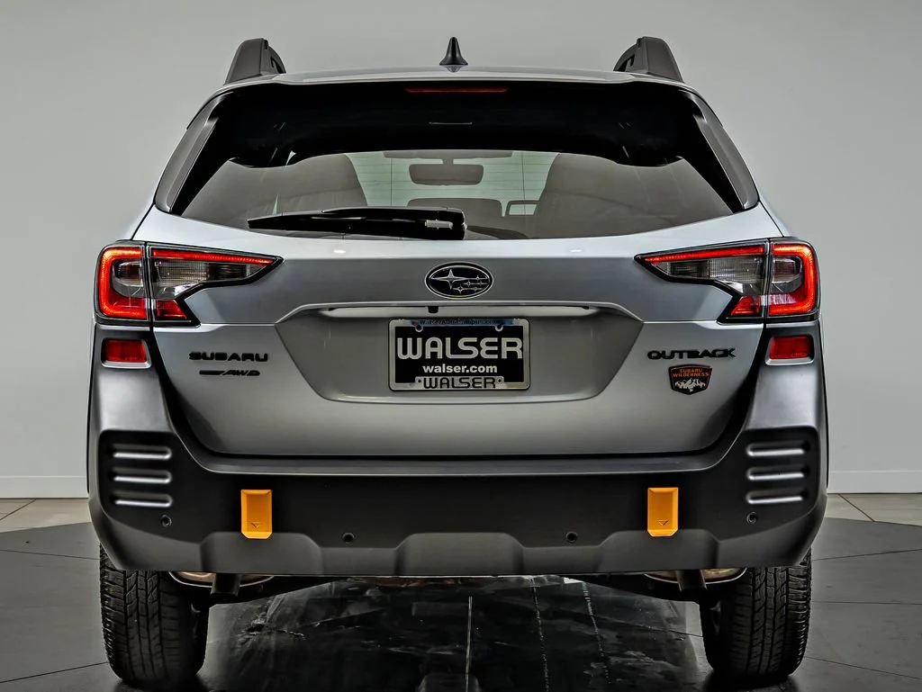 Used 2023 Ice Silver Metallic Subaru Wilderness image 6