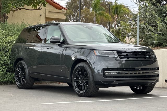 New 2026 Carpathian Grey Land Rover SE image 7