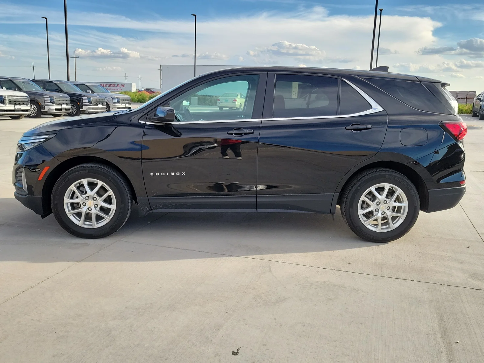 Used 2024 Mosaic Black M Chevrolet FWD LT image 2