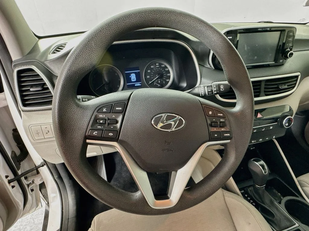 Used 2019 White Hyundai Value image 11