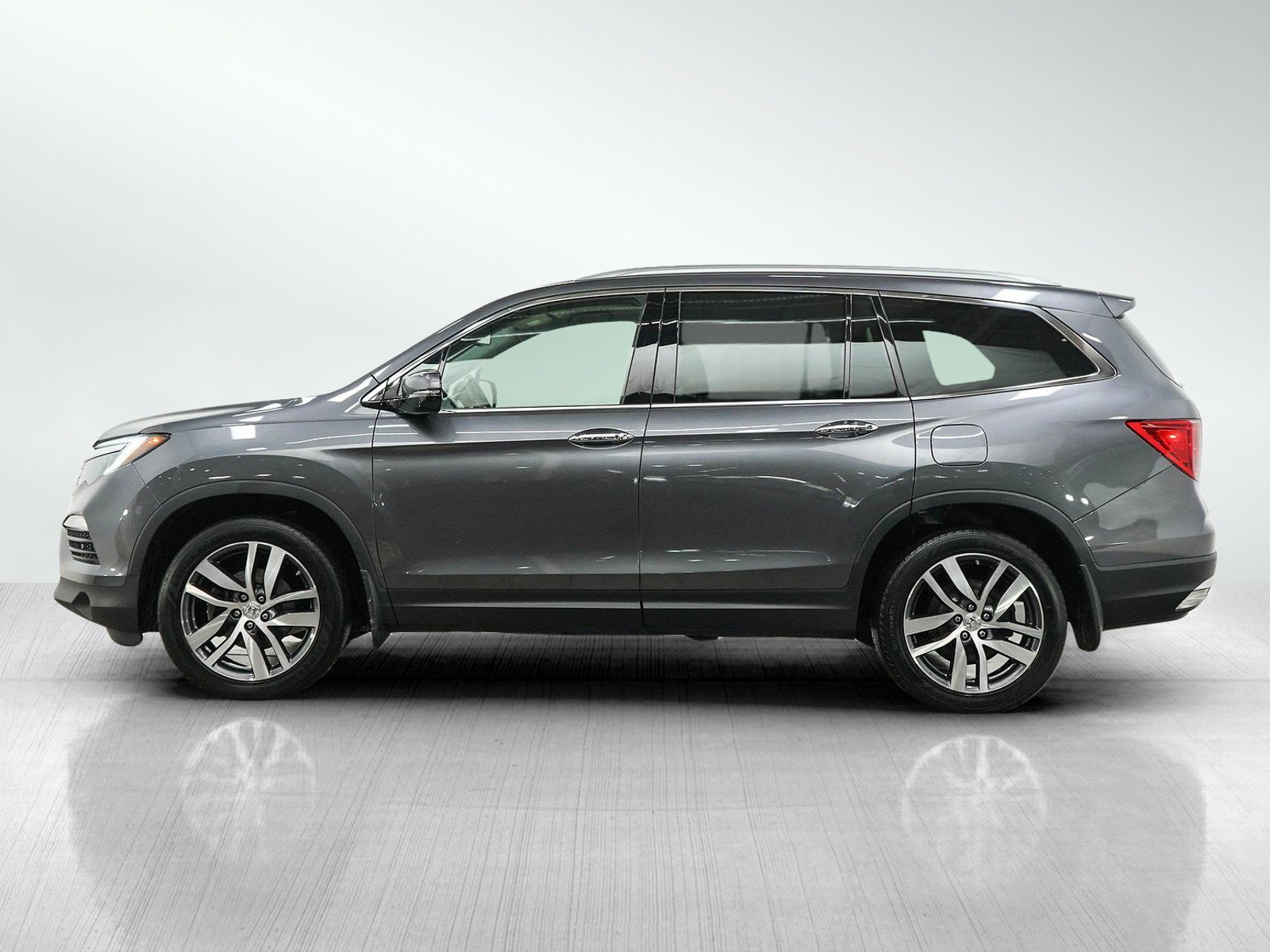 Used 2017 Honda Pilot Touring with VIN 5FNYF6H98HB094990 for sale in Minneapolis, Minnesota
