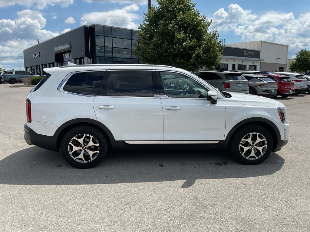 Used 2020 Snow White Pearl Kia EX image 11