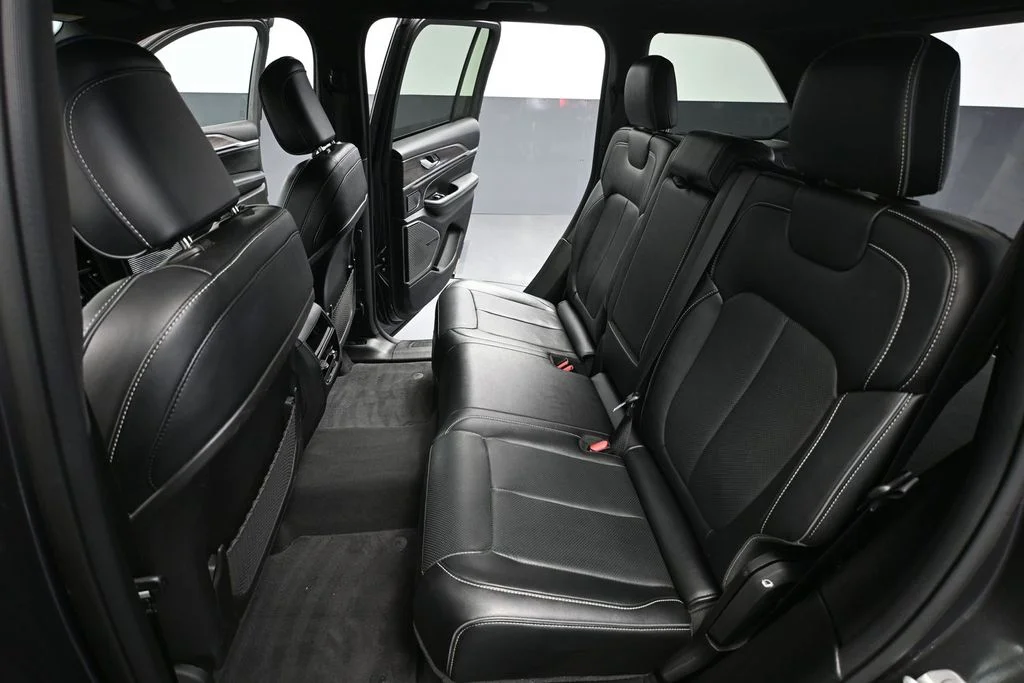 Used 2023 Gray Jeep Overland 4xe image 33