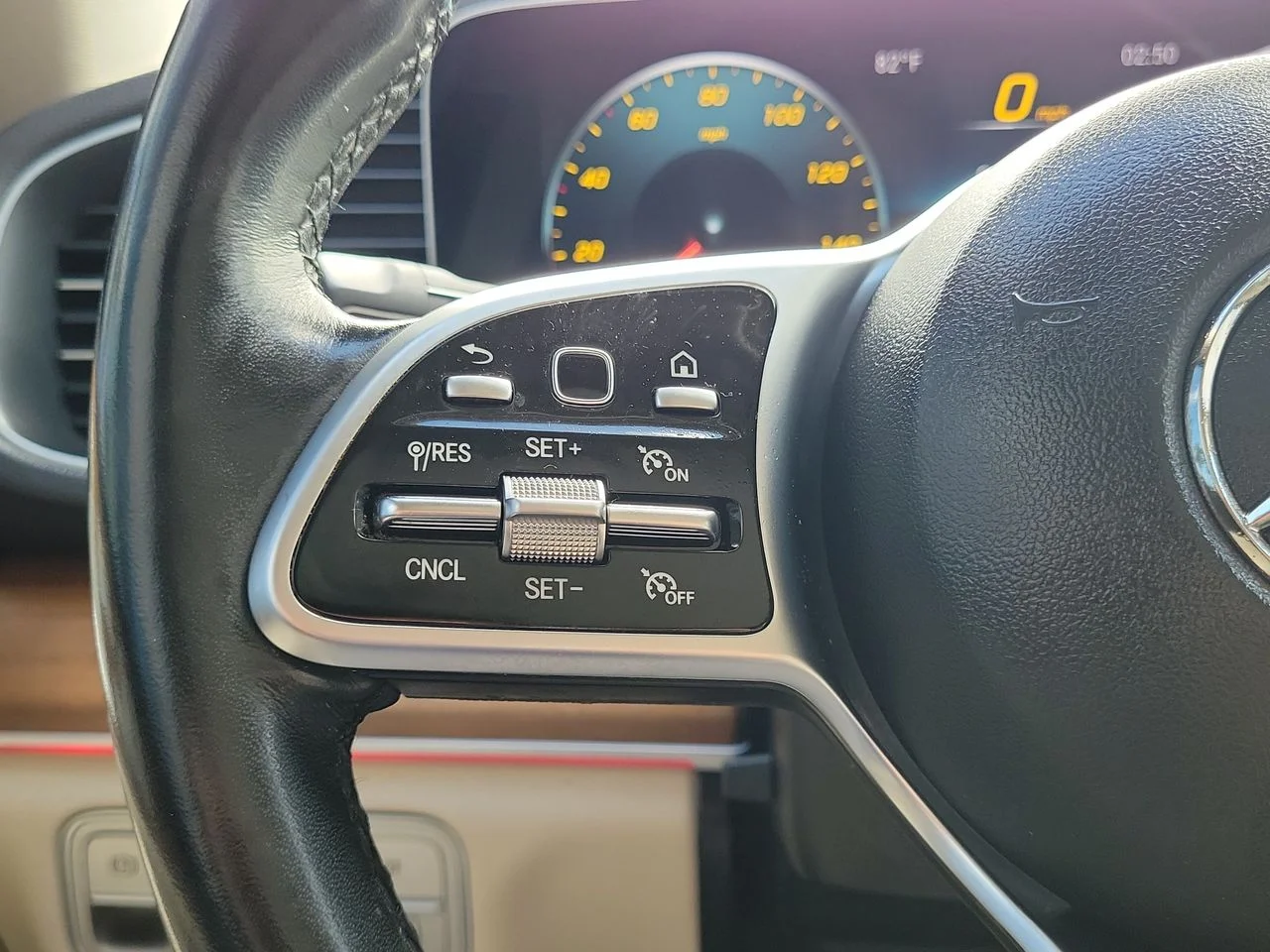 Certified Used 2023 White Mercedes-Benz GLE 350 image 31