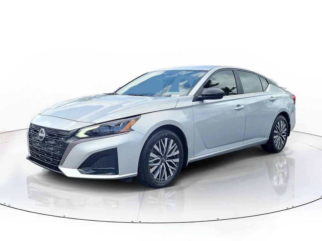 New 2026 Silver Nissan 2.5 SV image 4