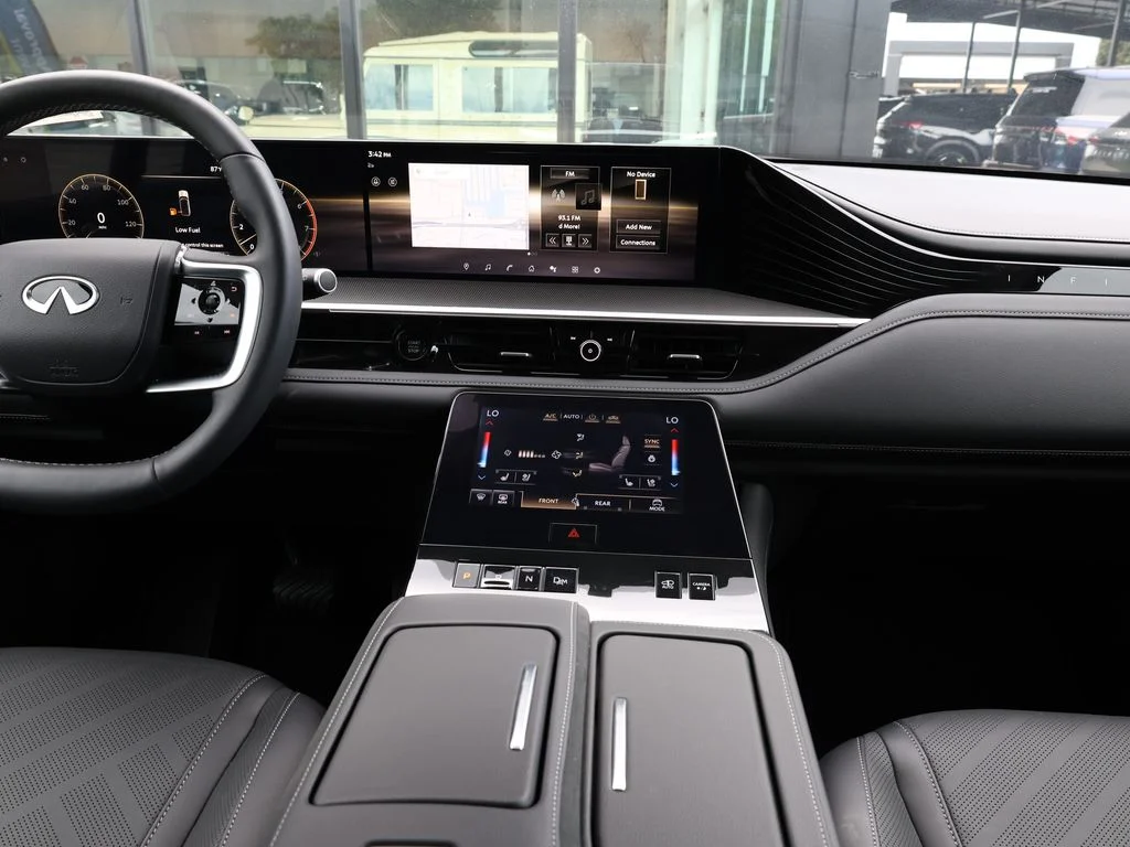 Certified Used 2025 Red INFINITI LUXE image 30