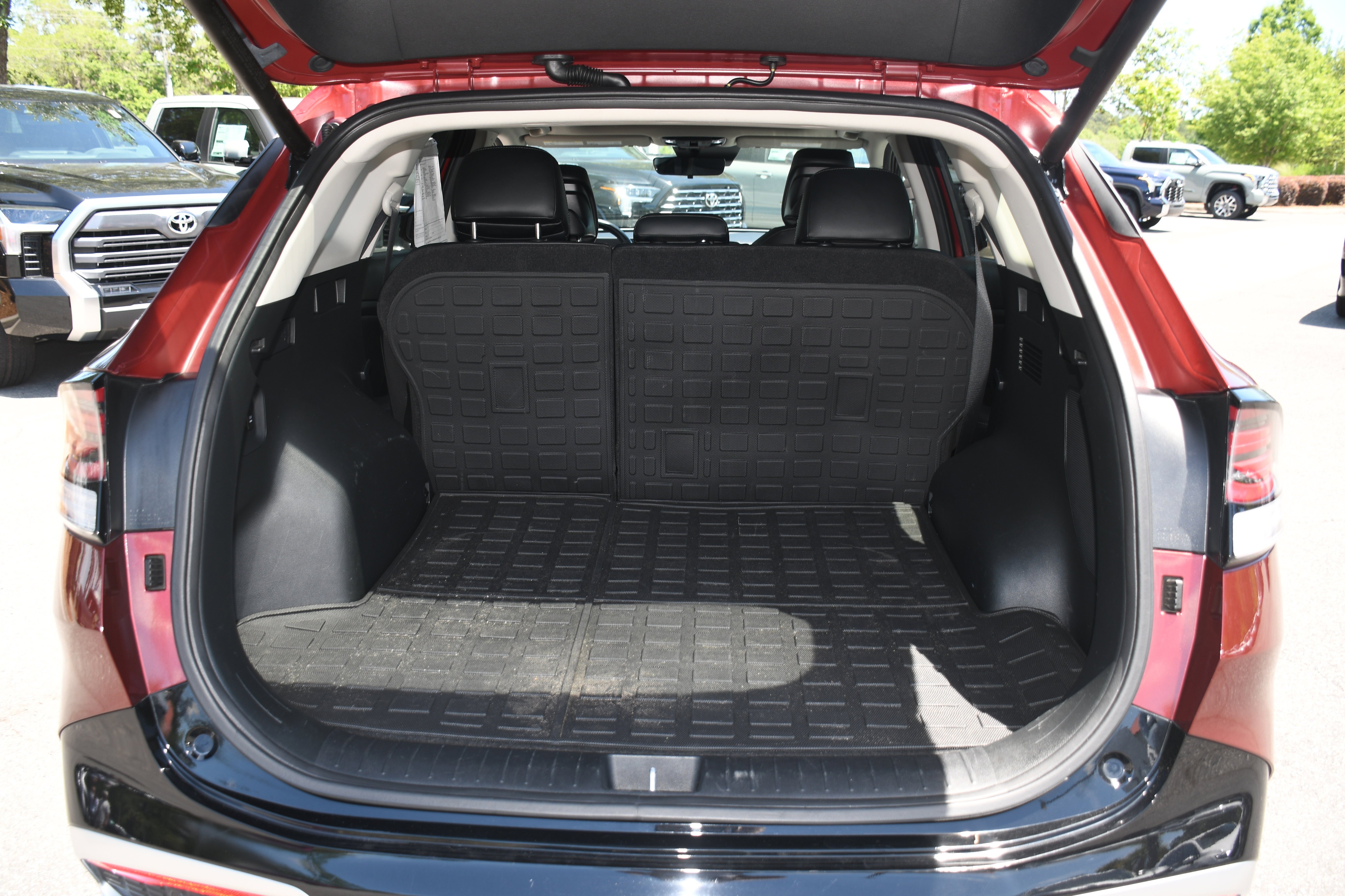 Used 2023 Red Kia SX-Prestige image 19