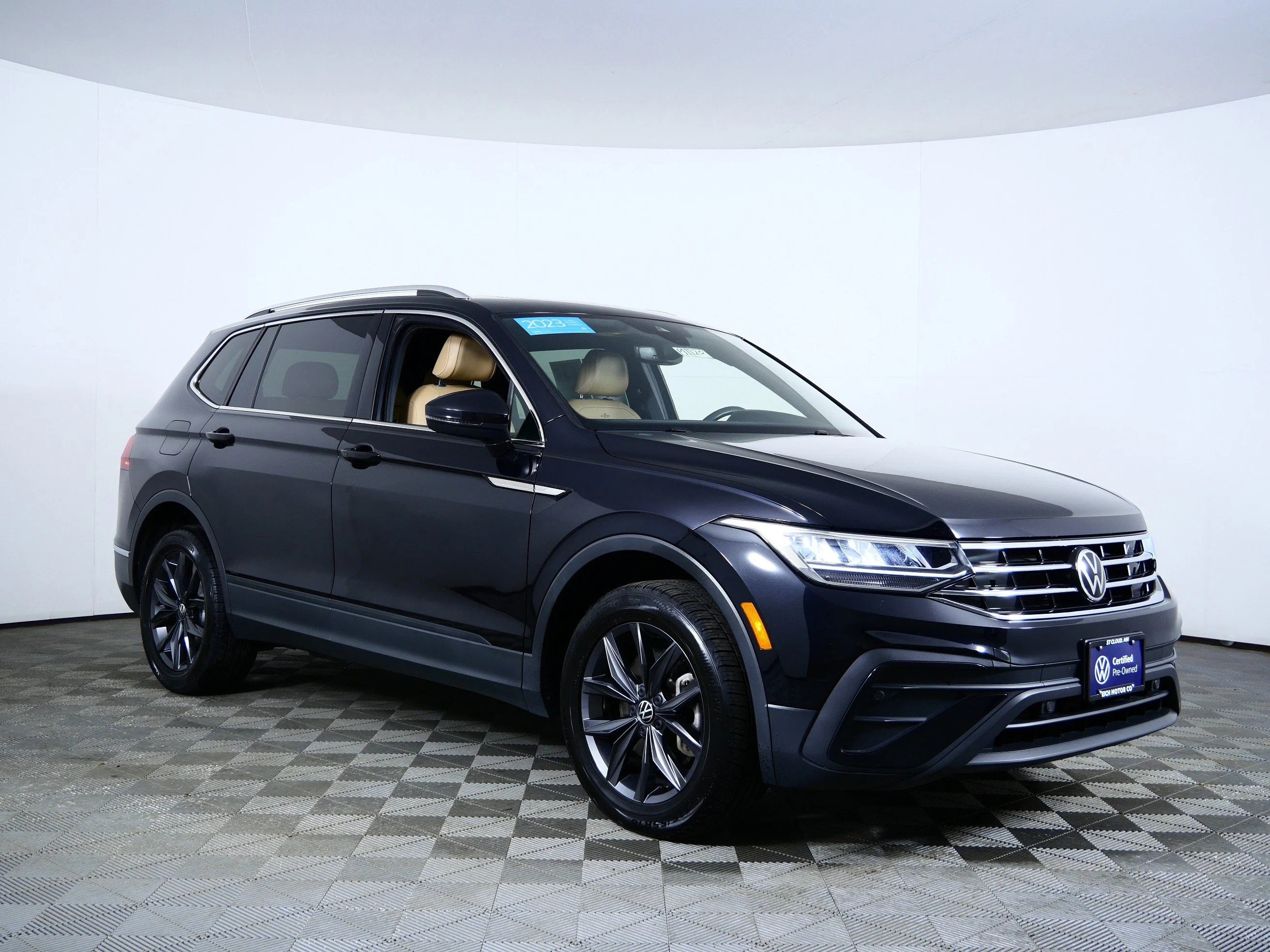 2023 Volkswagen Tiguan 2.0T SE 4Motion's photo