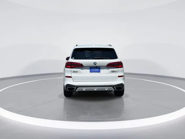 Used 2019 White BMW xDrive40i image 6