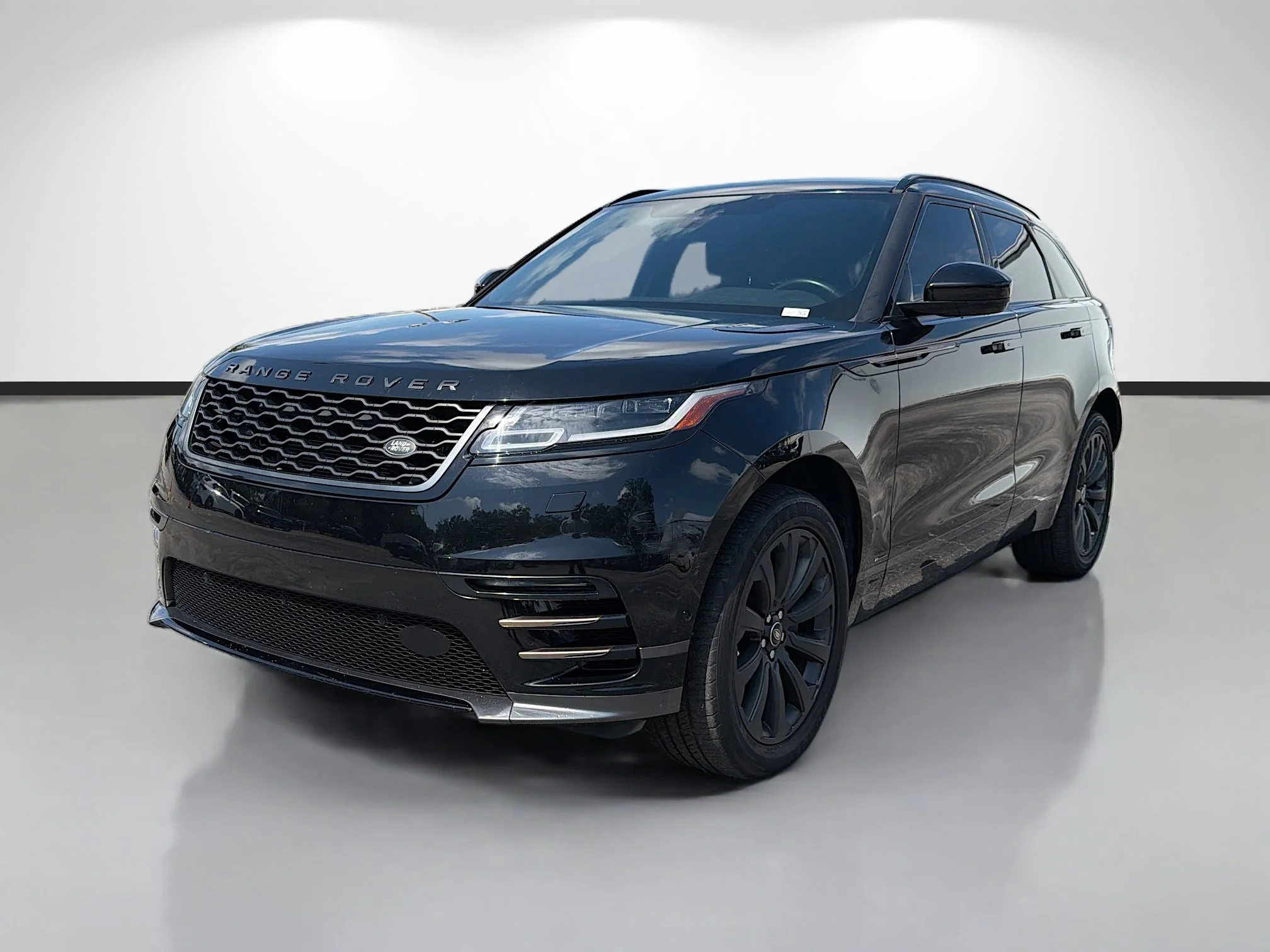 Used 2019 Narvik Black Land Rover R-Dynamic SE image 7