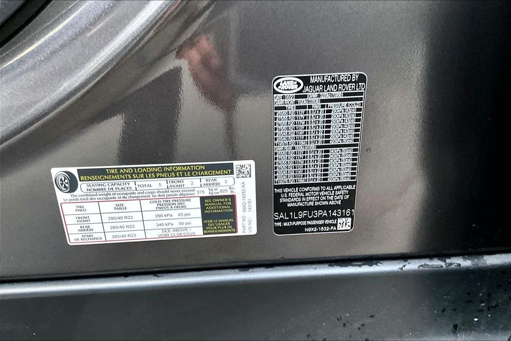 Used 2023  Land Rover SE Dynamic image 35