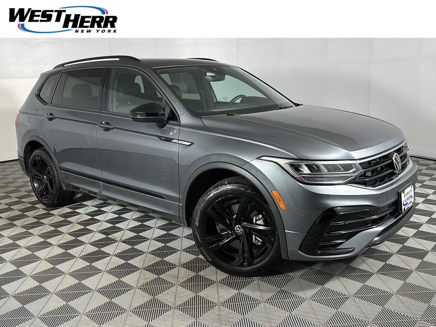 2024 Volkswagen Tiguan SE R-LINE BLACK