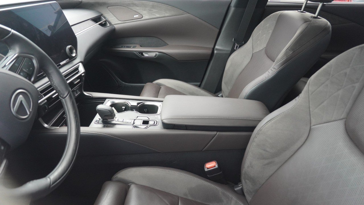 Used 2023 Black Lexus RX 350 Luxury image 9