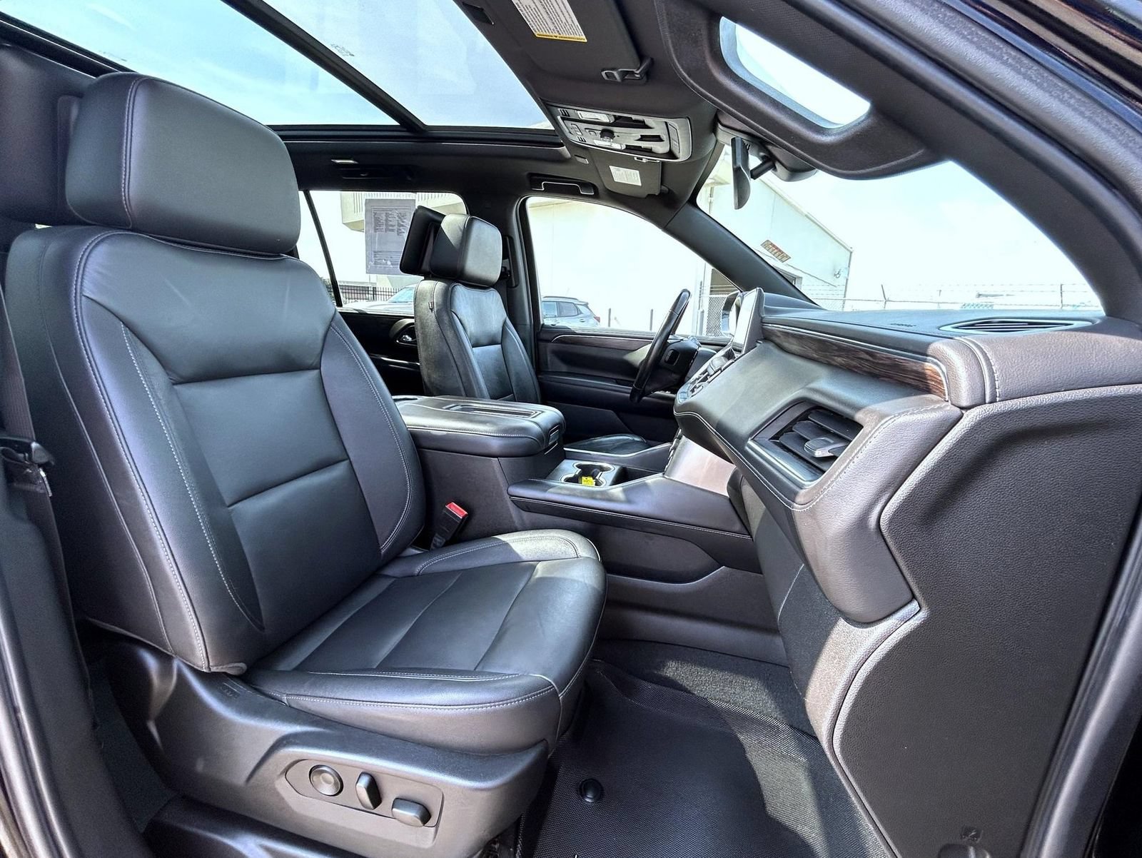 2021 Chevrolet Suburban Z71 - Photo 17