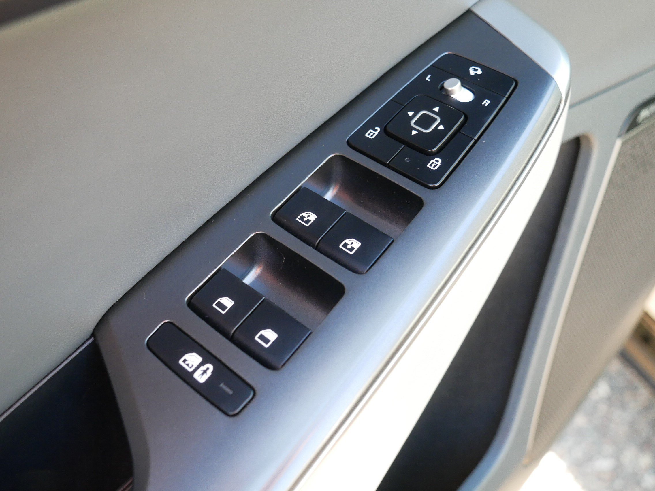 Certified Used 2023 Glacier Kia Wind image 19