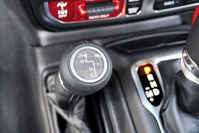 New 2026 Anvil Clear-Coat Exterior Paint Jeep Rubicon image 36