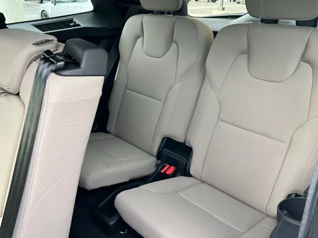 2026 Volvo XC90 Plus - Photo 24