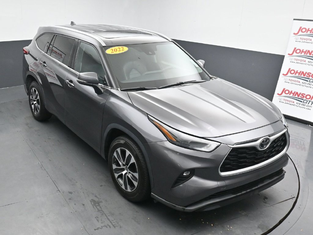 Used 2022 Gray Toyota XLE image 24