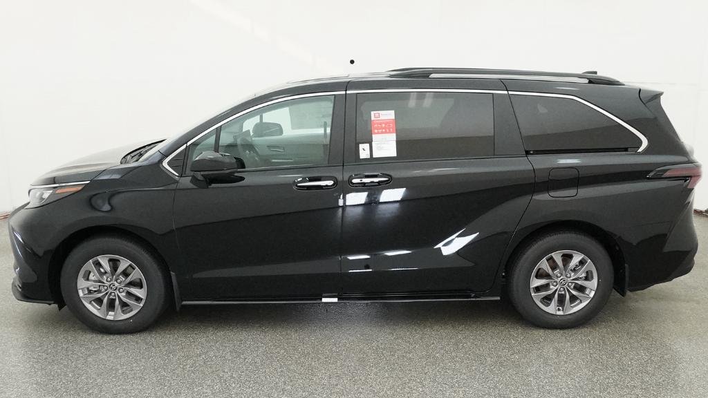 Certified Used 2026 Midnight Black Met Toyota XLE image 34