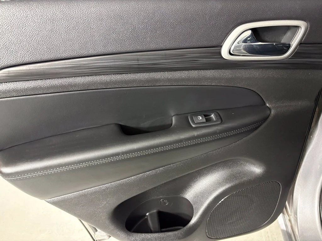Used 2021 Silver Jeep Laredo X image 35