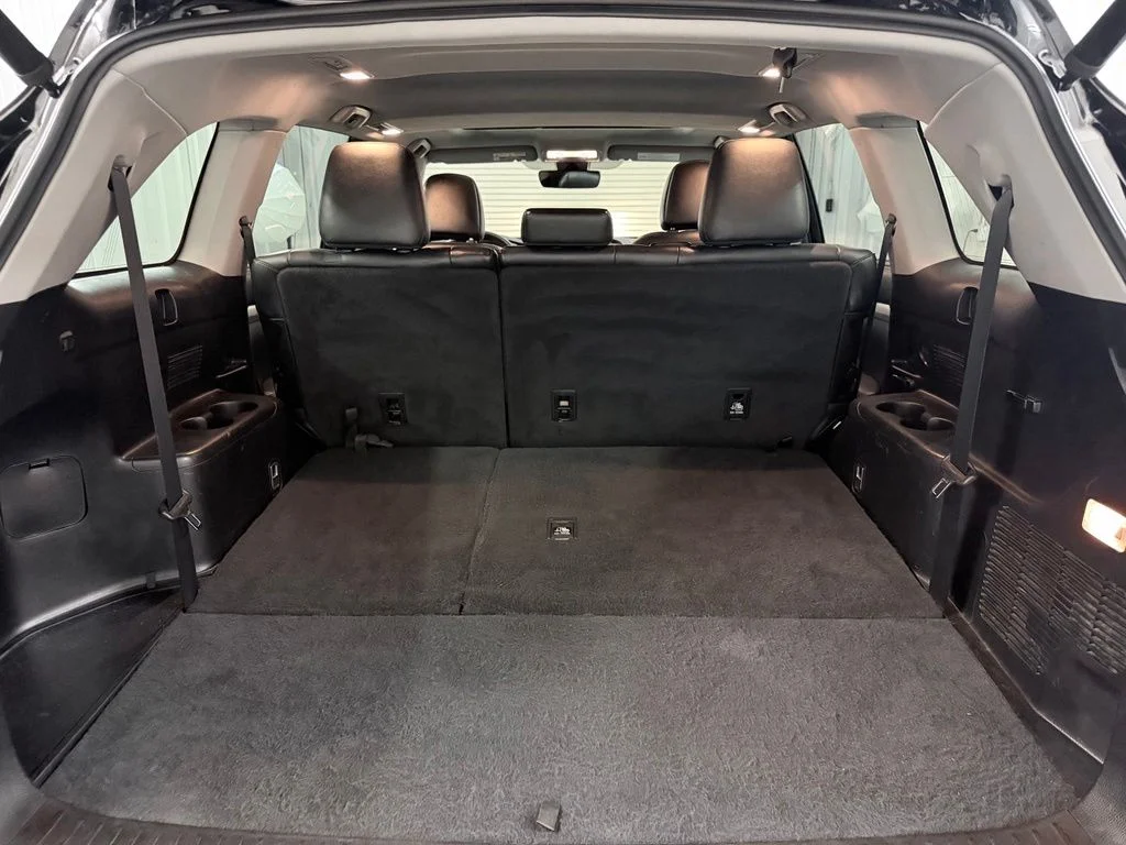Used 2019 Black Toyota XLE image 32
