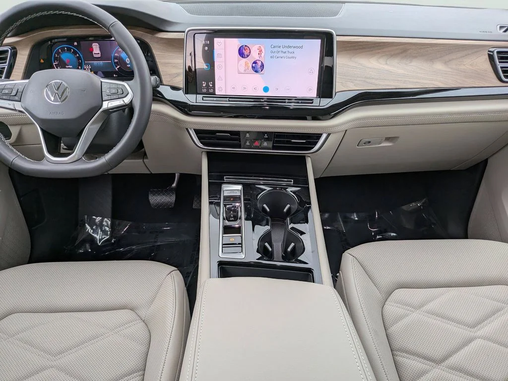 New 2026 Black Volkswagen 2.0T SE w/Technology image 11