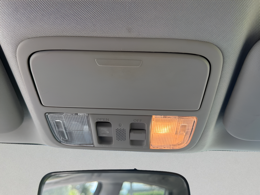 Used 2011 White Honda EX-L image 29