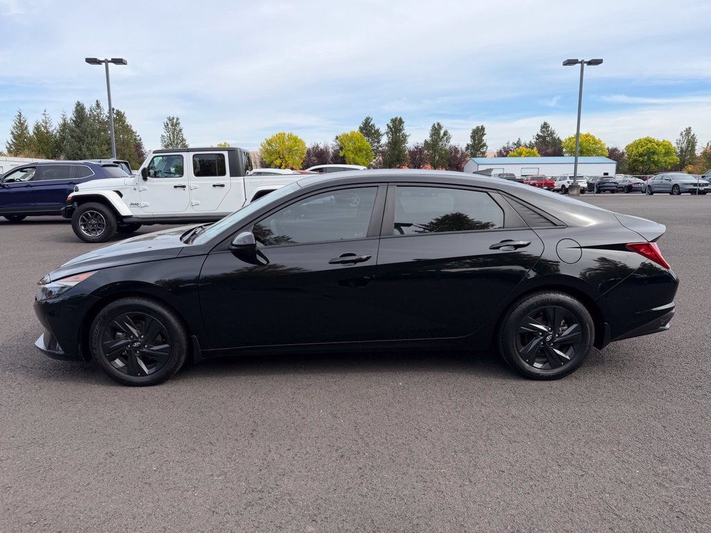 Used 2022 Phantom Black Hyundai Blue image 5