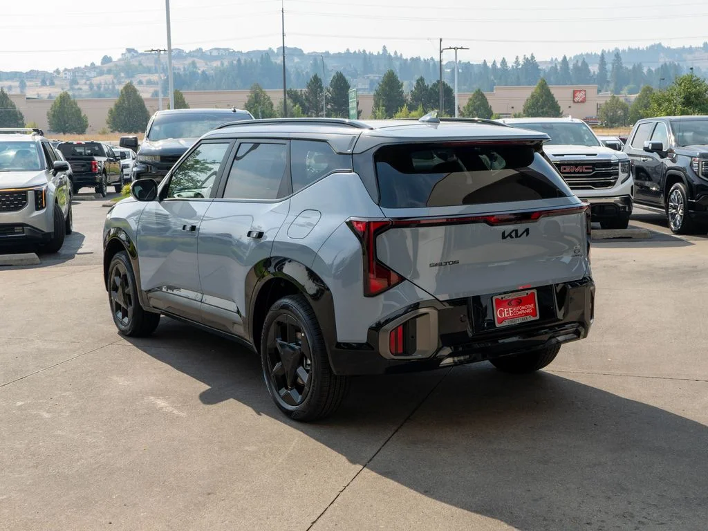 New 2027 Pale Gray Kia X-Line S image 5