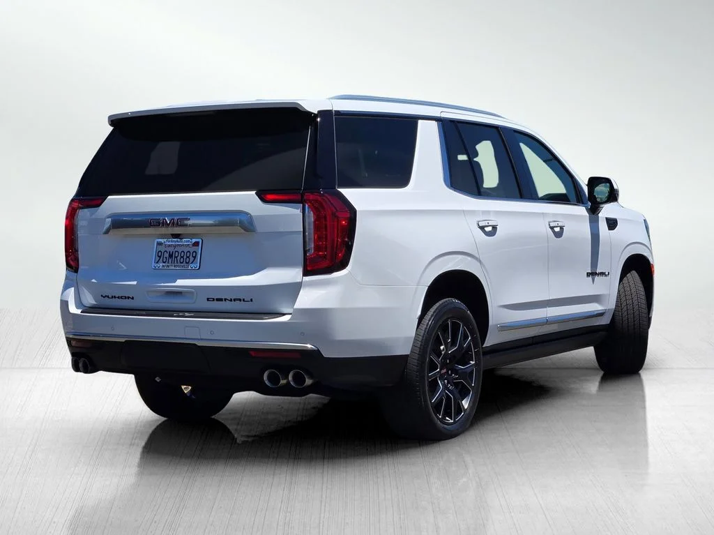 Used 2023 Summit White GMC Denali image 4