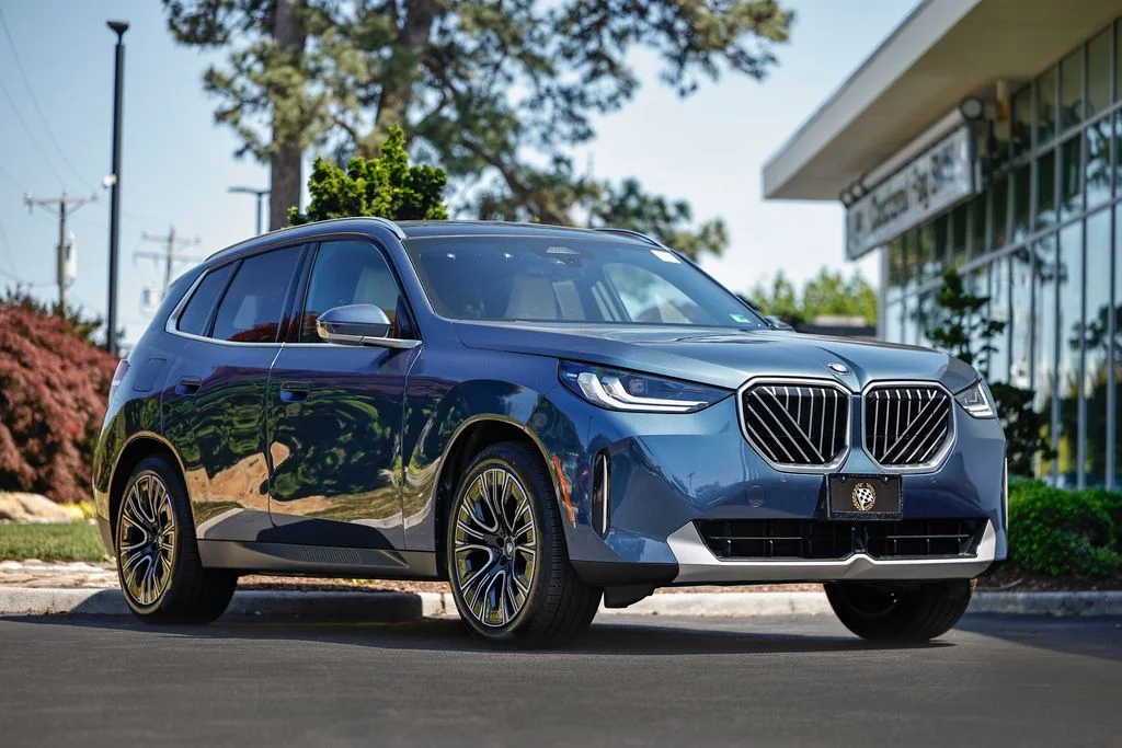 2025 BMW X3 30 XDRIVE's photo