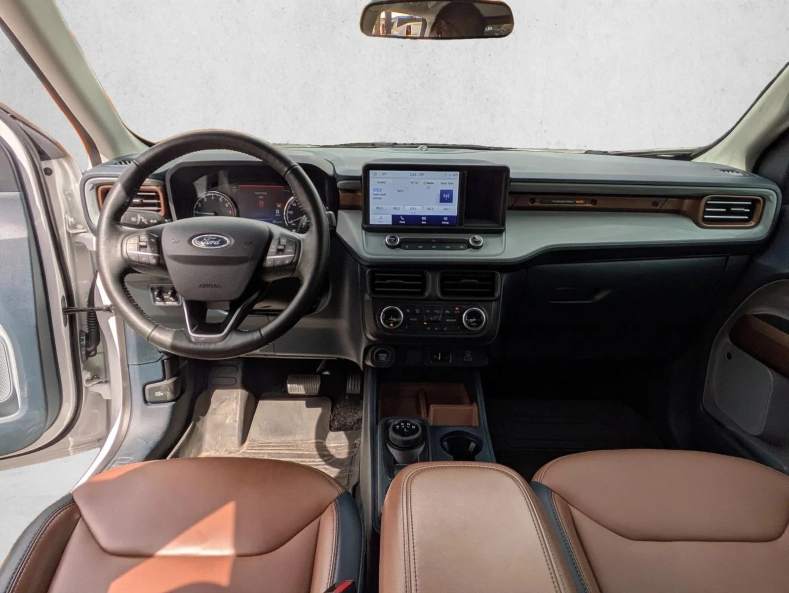 Used 2022 Oxford White Clearcoat Ford LARIAT image 14