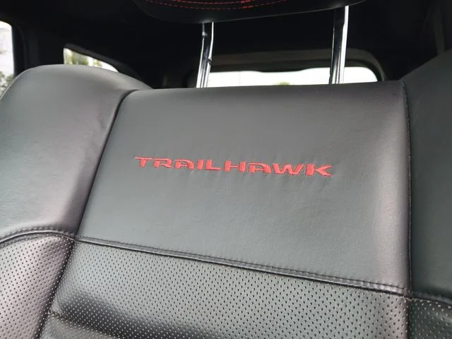 Used 2018 Black Jeep Trailhawk image 16