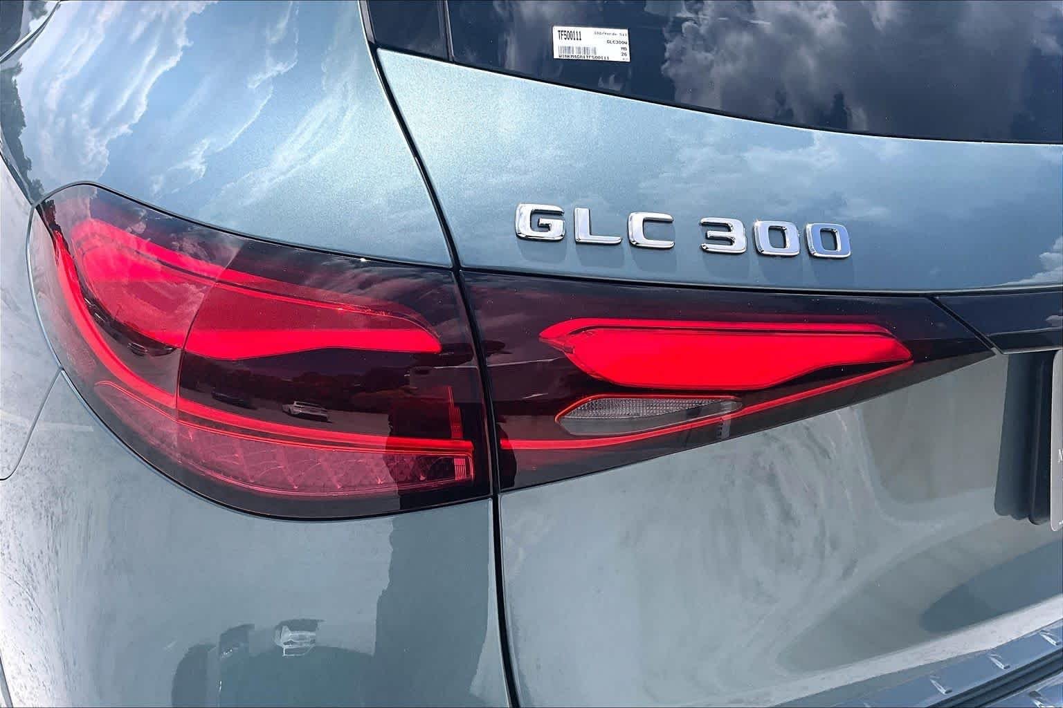 Used 2026 Verde Silver Metallic Mercedes-Benz GLC 300 image 28