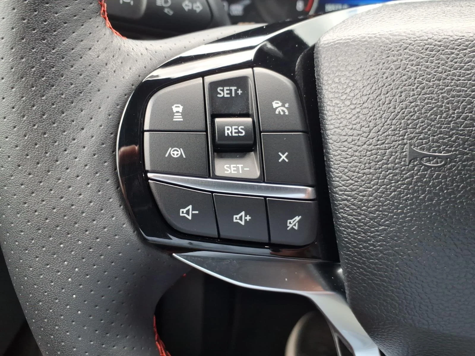 2024 Ford Explorer ST-LINE - Photo 26