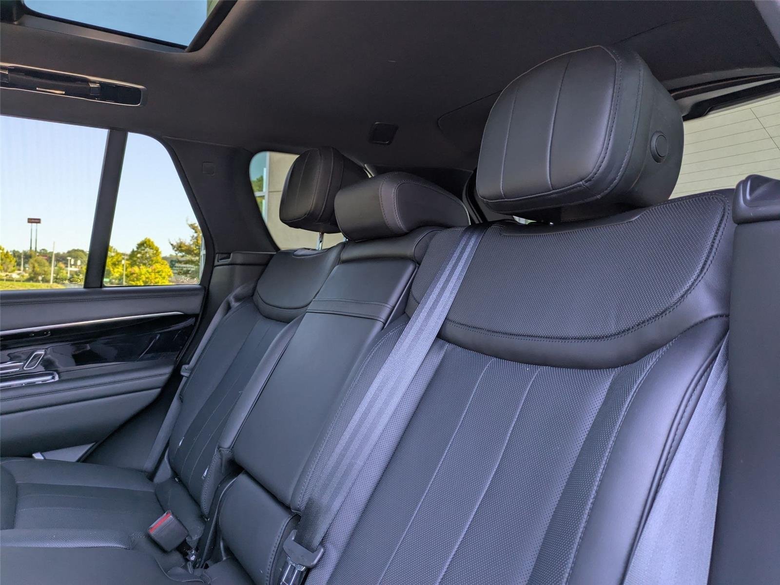 2023 Land Rover Range Rover SE - Photo 29