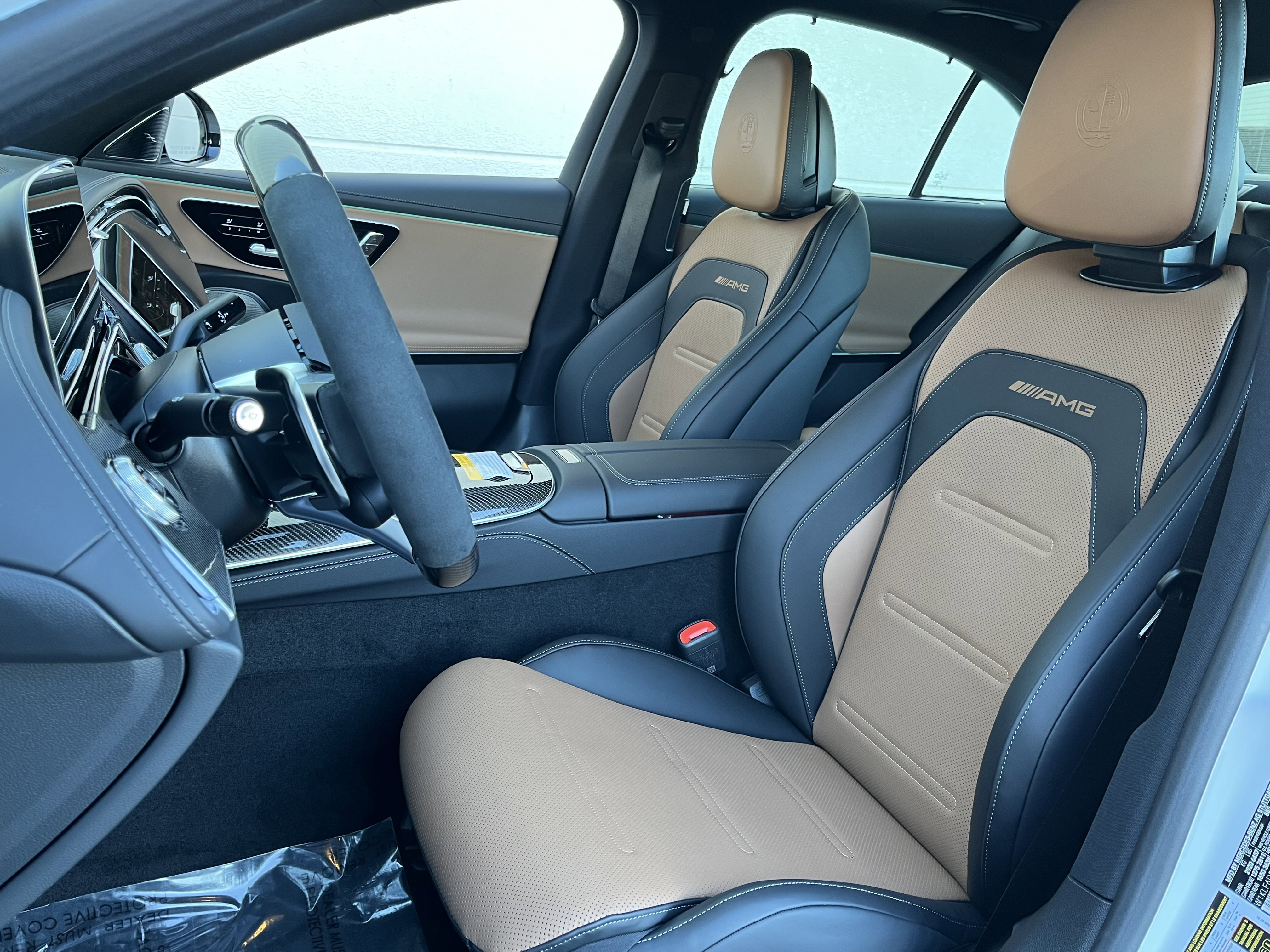 New 2026 MANUFAKTUR Moonlight White Metallic Mercedes-Benz AMG® E 53 E image 15