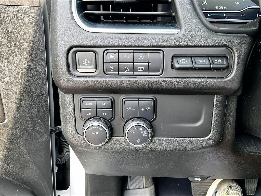 Used 2023 White Chevrolet Premier image 28