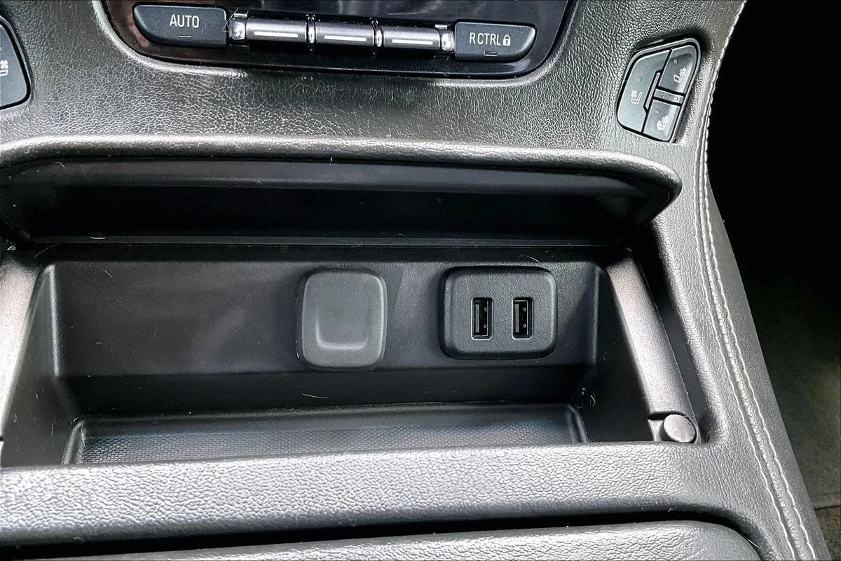 Used 2018 Black GMC Denali image 16