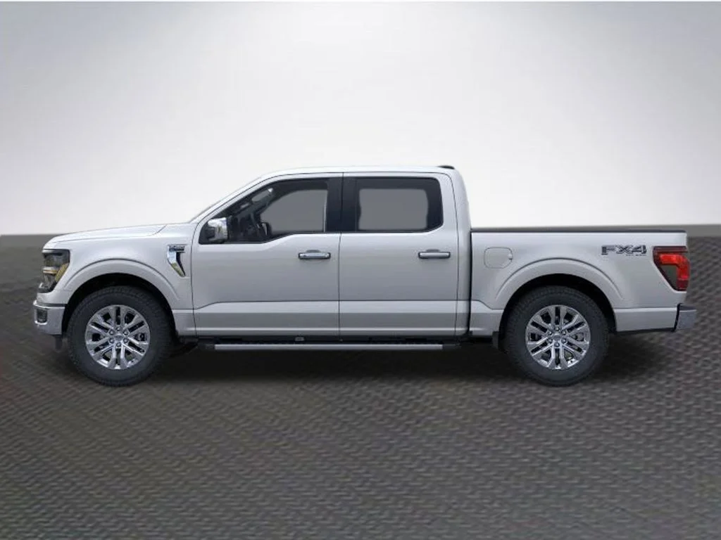 New 2026 Iconic Silver Metallic Ford XLT image 3