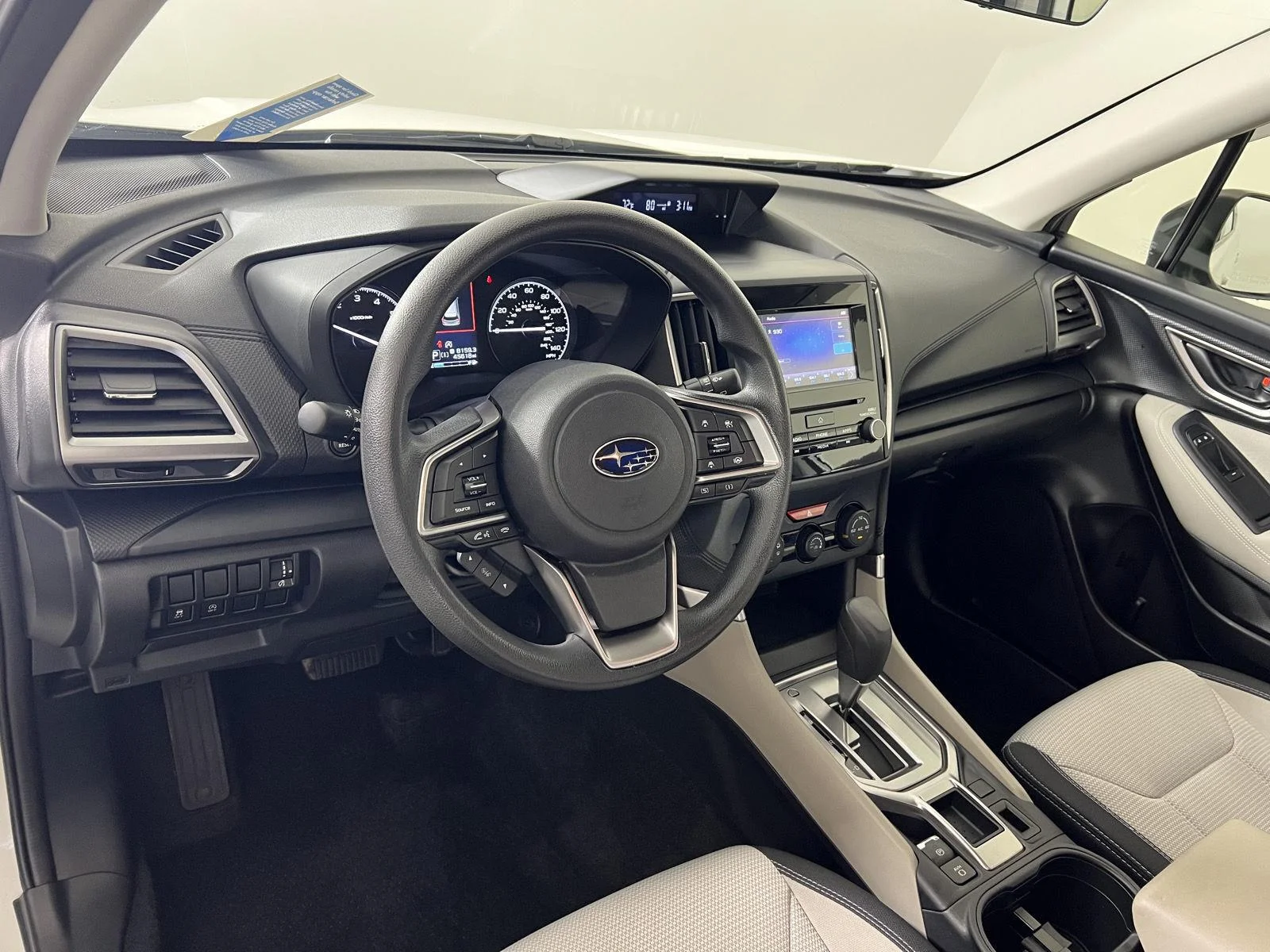 Used 2020  Subaru BASE image 3