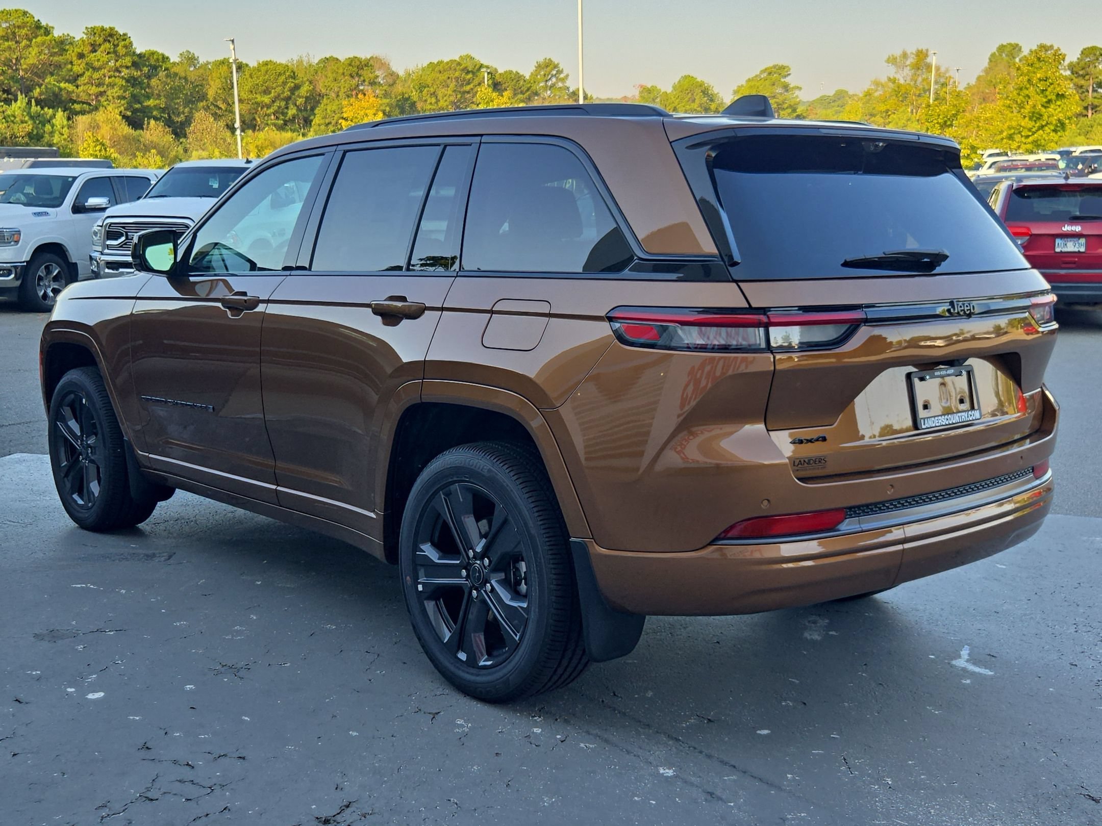 New 2027 Copper Shino Metallic Clear-Coat Paint Jeep Limited Reserve image 5