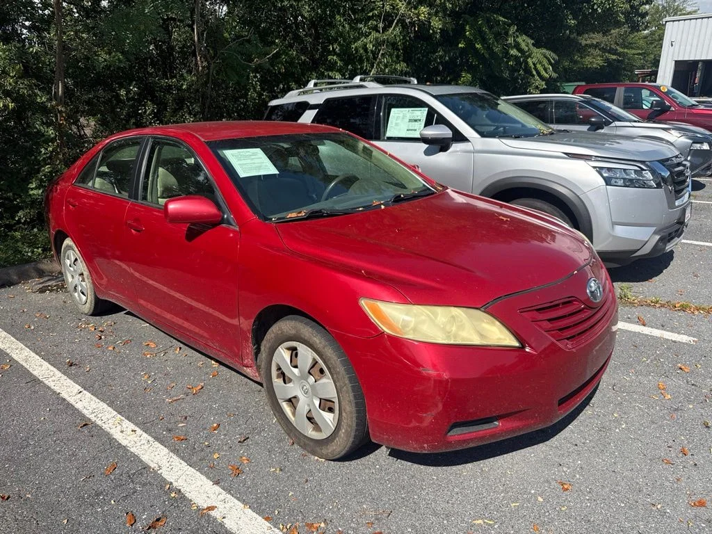 Used 2008  Toyota LE image 1