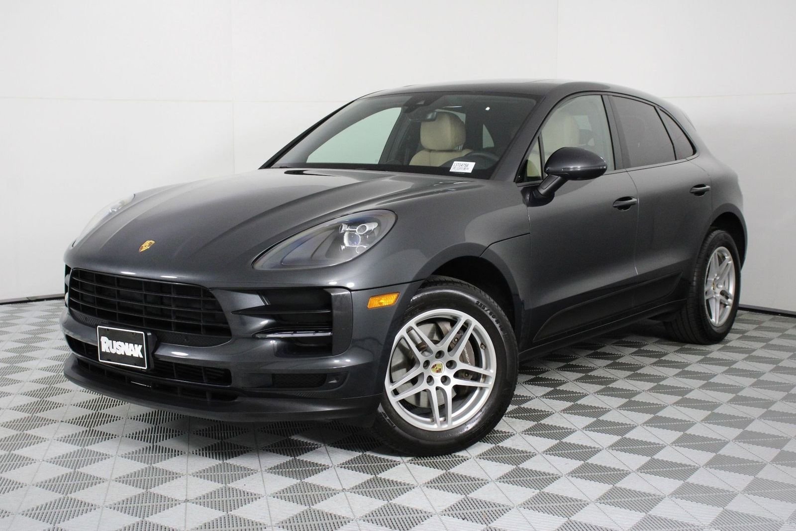 2021 Porsche Macan Base