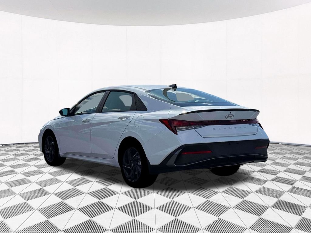 New 2026 White Hyundai SEL Sport image 8