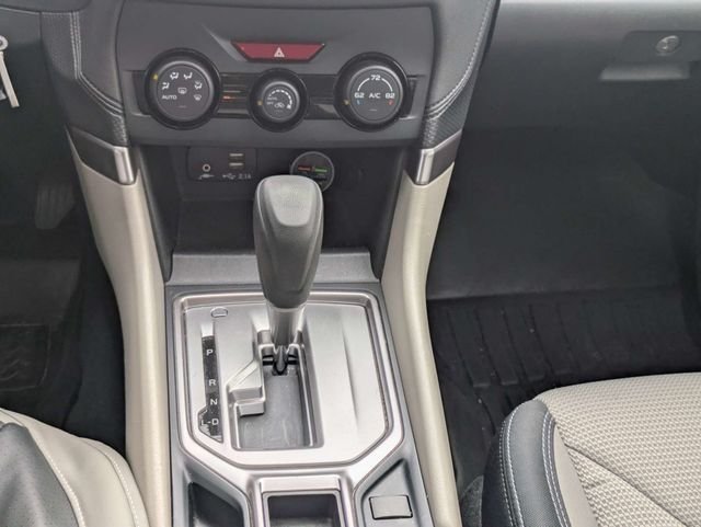 Used 2020 White Subaru Base image 16